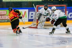 Deutsche Frauen Eishockey Landesliga - ESV Kaufbeuren Damen vs. SC Bietigheim-Bissingen Steelers am 25.10.2020 in Kaufbeuren, erdgas schwaben arena, Deutschland, Photo: Michael Kahms @MIKAH-Fotografie.de